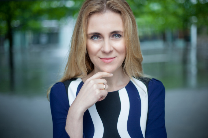 /uploads/posts/a6cca12eb4a31a55d2870a8e2ed411ab55d96e7b/images/Monika Rajska-Wolinska_small_Colliers.png